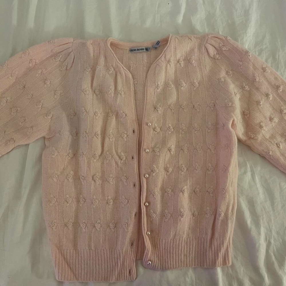 vintage rino rossi baby pink cardigan
#balletcore #coquette #vintage